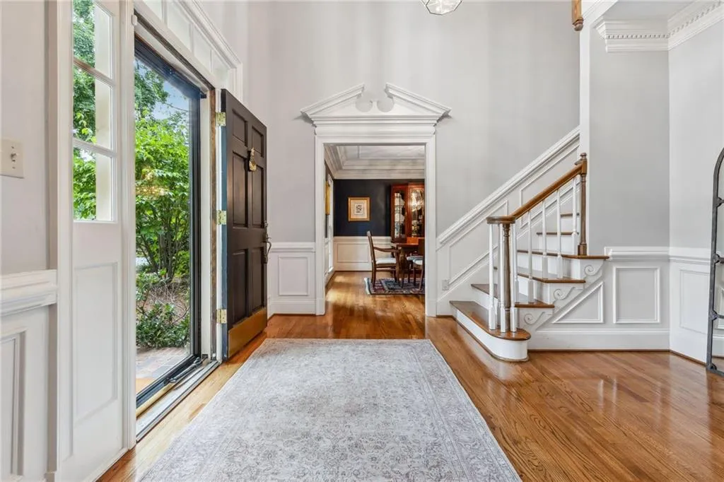Entrance foyer leading to dining area