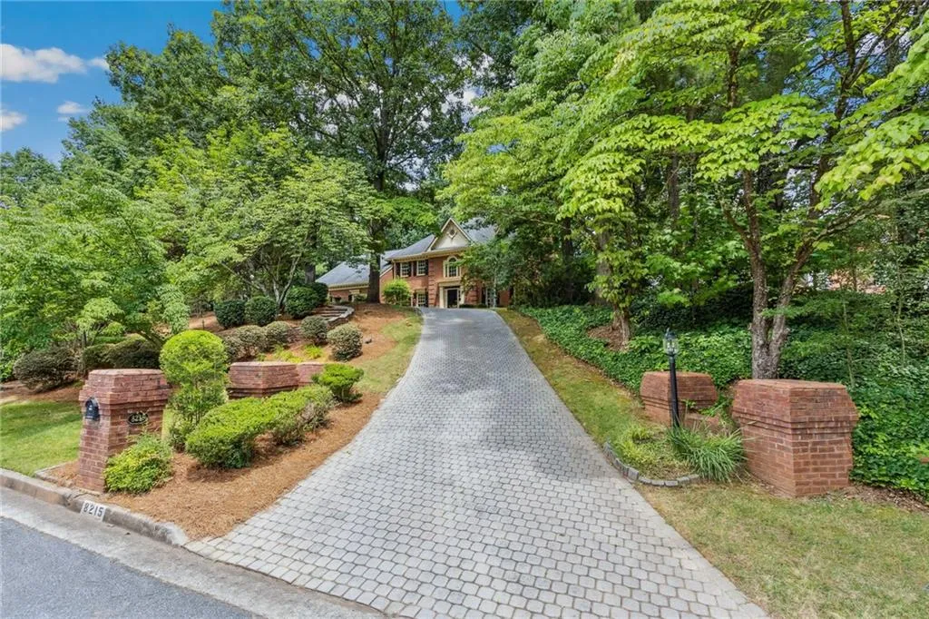 8215 Sullivan Hill Road, Sandy Springs, Georgia 30350, 5 Bedrooms Bedrooms, ,5 BathroomsBathrooms,Residential,Sold,8215 Sullivan Hill Road,7412118