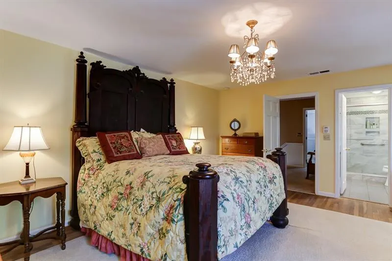 615 Bridgewater Drive, Sandy Springs, Georgia 30328, 5 Bedrooms Bedrooms, ,3 BathroomsBathrooms,Residential,Sold,615 Bridgewater Drive,6573968