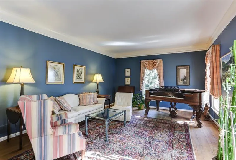 615 Bridgewater Drive, Sandy Springs, Georgia 30328, 5 Bedrooms Bedrooms, ,3 BathroomsBathrooms,Residential,Sold,615 Bridgewater Drive,6573968