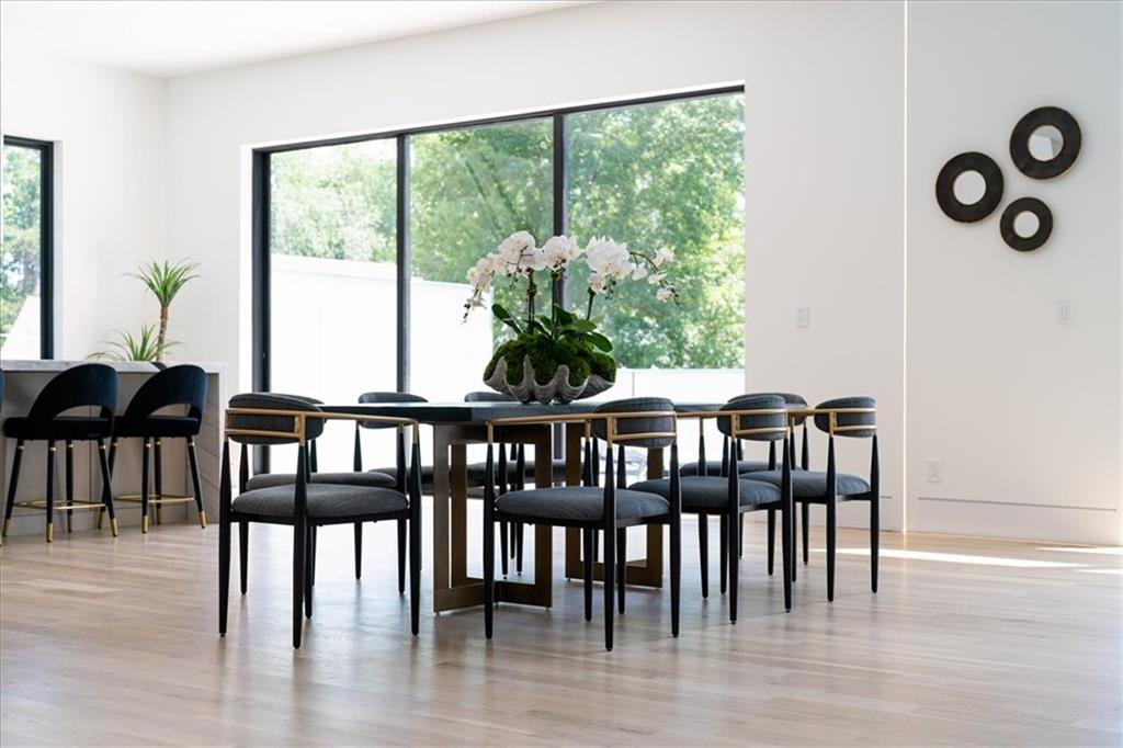 4720 Merlendale Drive, Atlanta, Georgia 30327, 6 Bedrooms Bedrooms, ,7 BathroomsBathrooms,Residential,Sold,4720 Merlendale Drive,7252419