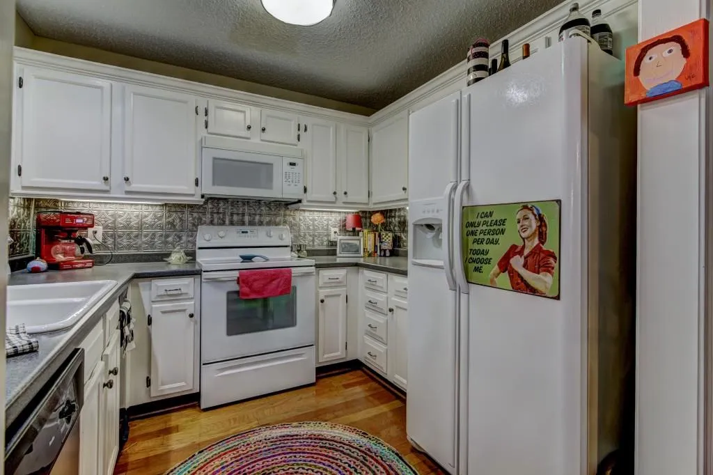 703 Hollyfax Circle, Atlanta, Georgia 30328, 1 Bedroom Bedrooms, ,1 BathroomBathrooms,Residential,Sold,703 Hollyfax Circle,5940980