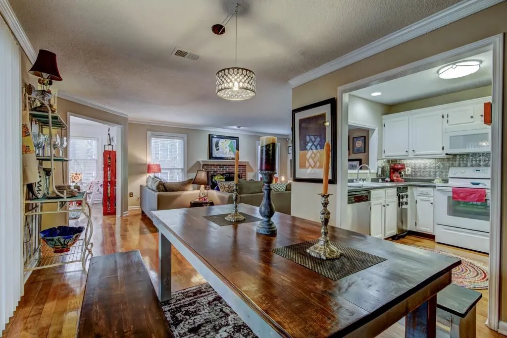 703 Hollyfax Circle, Atlanta, Georgia 30328, 1 Bedroom Bedrooms, ,1 BathroomBathrooms,Residential,Sold,703 Hollyfax Circle,5940980