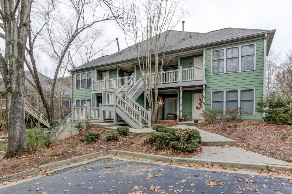 703 Hollyfax Circle, Atlanta, Georgia 30328, 1 Bedroom Bedrooms, ,1 BathroomBathrooms,Residential,Sold,703 Hollyfax Circle,5940980