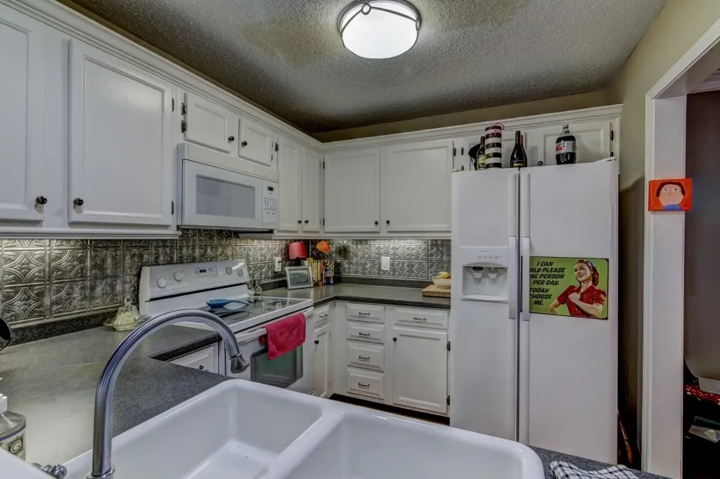 703 Hollyfax Circle, Atlanta, Georgia 30328, 1 Bedroom Bedrooms, ,1 BathroomBathrooms,Residential,Sold,703 Hollyfax Circle,5940980