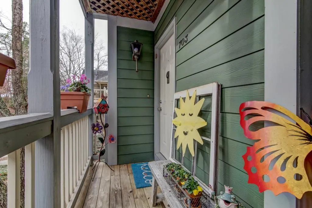 703 Hollyfax Circle, Atlanta, Georgia 30328, 1 Bedroom Bedrooms, ,1 BathroomBathrooms,Residential,Sold,703 Hollyfax Circle,5940980