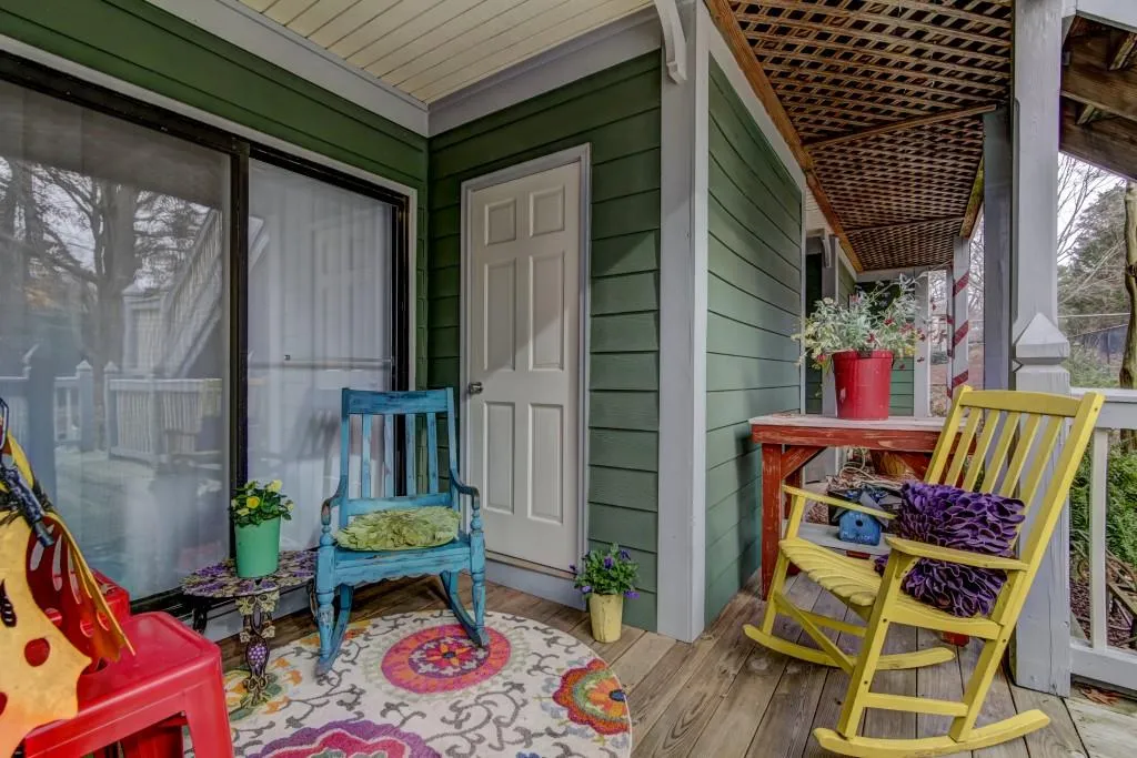 703 Hollyfax Circle, Atlanta, Georgia 30328, 1 Bedroom Bedrooms, ,1 BathroomBathrooms,Residential,Sold,703 Hollyfax Circle,5940980