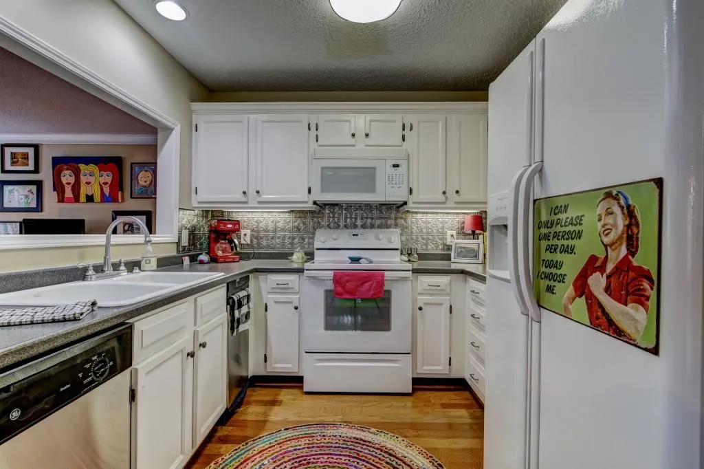 703 Hollyfax Circle, Atlanta, Georgia 30328, 1 Bedroom Bedrooms, ,1 BathroomBathrooms,Residential,Sold,703 Hollyfax Circle,5940980