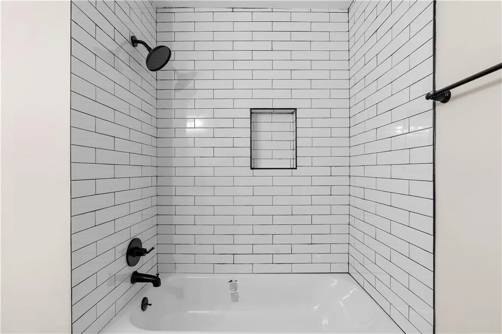 365 Winding River Drive, Atlanta, Georgia 30350, 2 Bedrooms Bedrooms, ,2 BathroomsBathrooms,Residential,For Sale,365 Winding River Drive,7669809