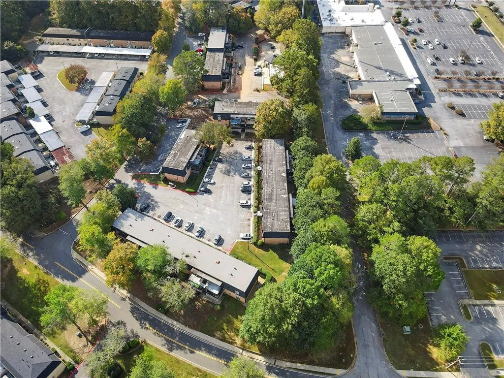 365 Winding River Drive, Atlanta, Georgia 30350, 2 Bedrooms Bedrooms, ,2 BathroomsBathrooms,Residential,For Sale,365 Winding River Drive,7669809