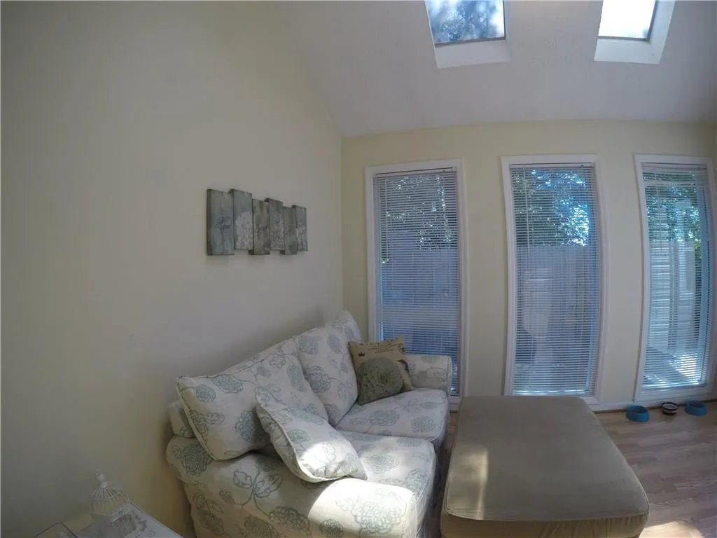 7750 Roswell Road Unit 5a, Sandy Springs, Georgia 30350, 2 Bedrooms Bedrooms, ,1 BathroomBathrooms,Residential,Sold,7750 Roswell Road Unit 5a,5848808