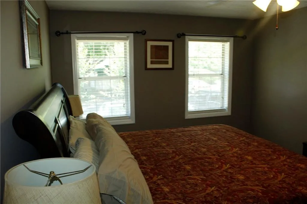 7750 Roswell Road Unit 5a, Sandy Springs, Georgia 30350, 2 Bedrooms Bedrooms, ,1 BathroomBathrooms,Residential,Sold,7750 Roswell Road Unit 5a,5848808