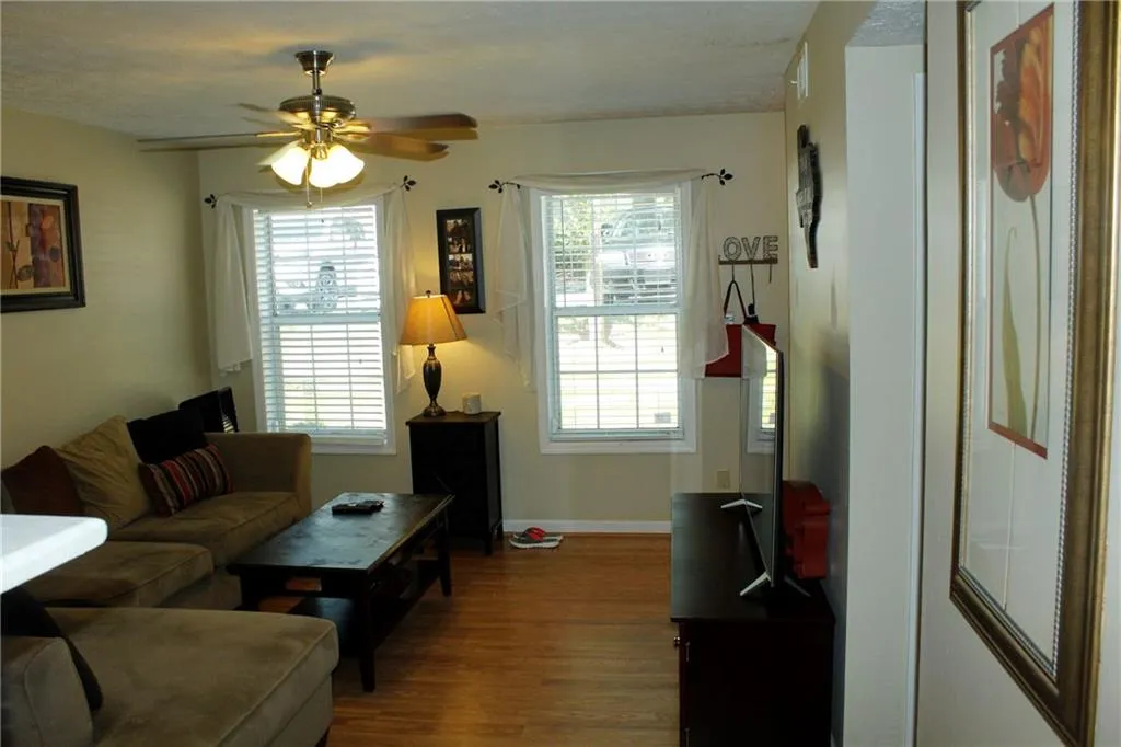 7750 Roswell Road Unit 5a, Sandy Springs, Georgia 30350, 2 Bedrooms Bedrooms, ,1 BathroomBathrooms,Residential,Sold,7750 Roswell Road Unit 5a,5848808