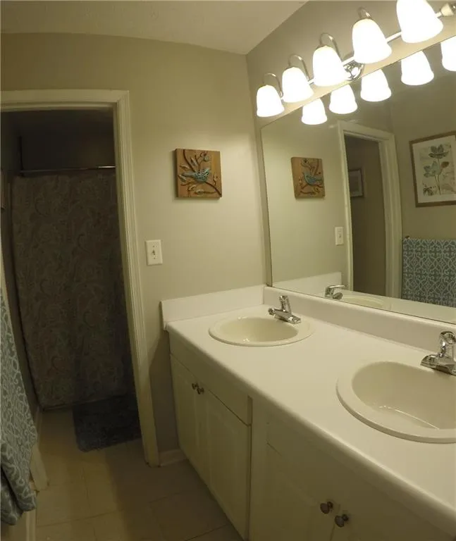 7750 Roswell Road Unit 5a, Sandy Springs, Georgia 30350, 2 Bedrooms Bedrooms, ,1 BathroomBathrooms,Residential,Sold,7750 Roswell Road Unit 5a,5848808