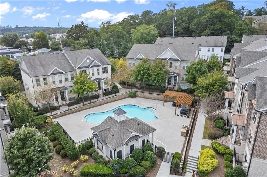 4745 Roswell Road, Atlanta, Georgia 30342, 2 Bedrooms Bedrooms, ,2 BathroomsBathrooms,Residential,For Sale,4745 Roswell Road,7747415
