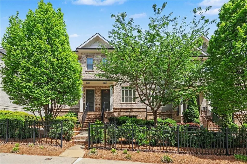 4745 Roswell Road, Atlanta, Georgia 30342, 2 Bedrooms Bedrooms, ,2 BathroomsBathrooms,Residential,For Sale,4745 Roswell Road,7747415