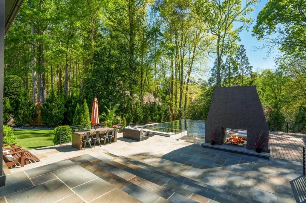 4075 Peachtree Dunwoody Road Ne, Atlanta, Georgia 30342, 5 Bedrooms Bedrooms, 0 ,4 BathroomsBathrooms,Residential,For Sale,4075 Peachtree Dunwoody Road Ne,7750549
