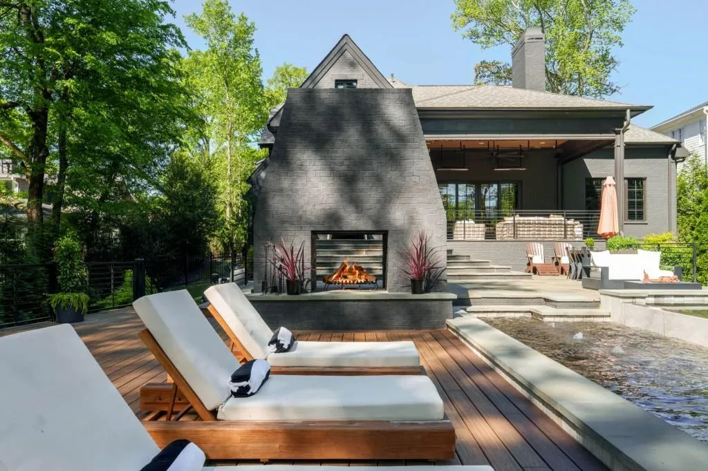 4075 Peachtree Dunwoody Road Ne, Atlanta, Georgia 30342, 5 Bedrooms Bedrooms, 0 ,4 BathroomsBathrooms,Residential,For Sale,4075 Peachtree Dunwoody Road Ne,7750549