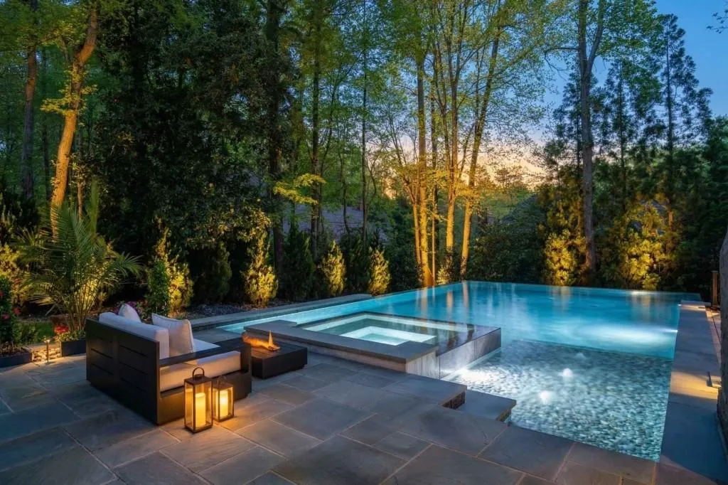4075 Peachtree Dunwoody Road Ne, Atlanta, Georgia 30342, 5 Bedrooms Bedrooms, 0 ,4 BathroomsBathrooms,Residential,For Sale,4075 Peachtree Dunwoody Road Ne,7750549