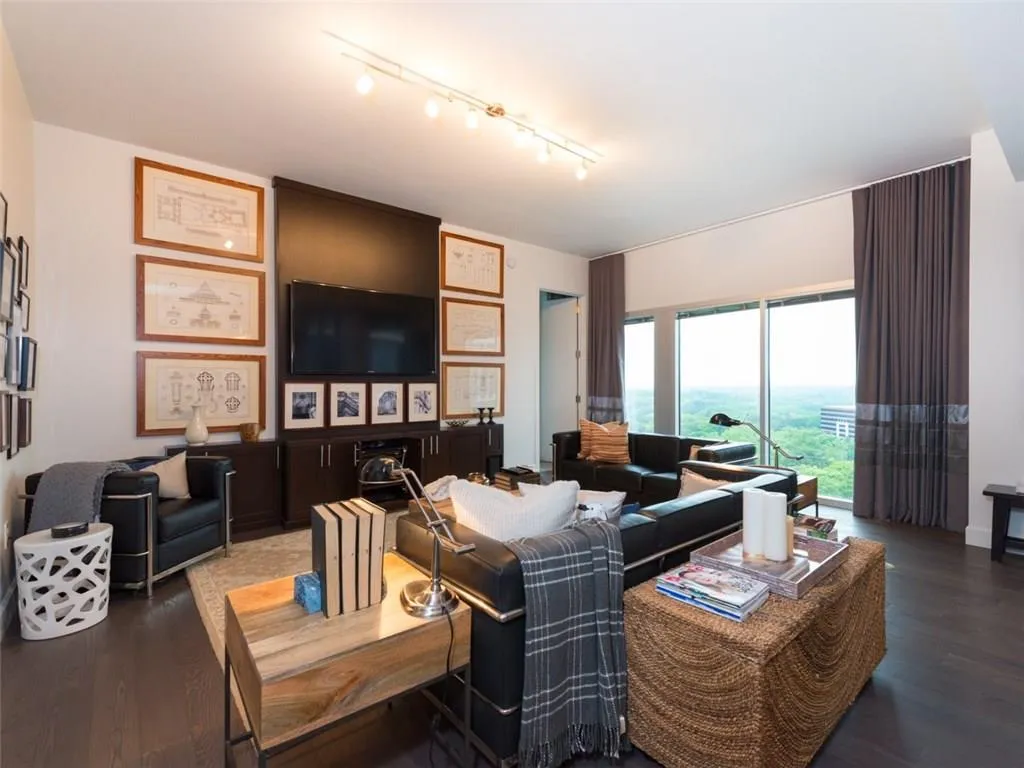 1820 Peachtree Street Nw Unit 1709, Atlanta, Georgia 30309, 2 Bedrooms Bedrooms, ,3 BathroomsBathrooms,Residential,Sold,1820 Peachtree Street Nw Unit 1709,5791123