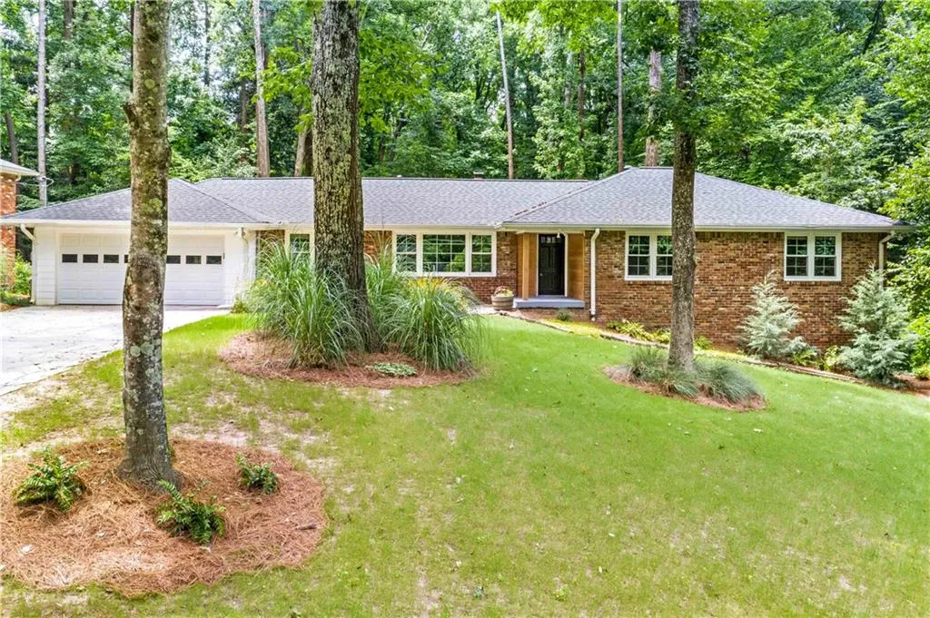 100 Wyndham Drive, Atlanta, Georgia 30328, 4 Bedrooms Bedrooms, ,2 BathroomsBathrooms,Residential,Sold,100 Wyndham Drive,6912619