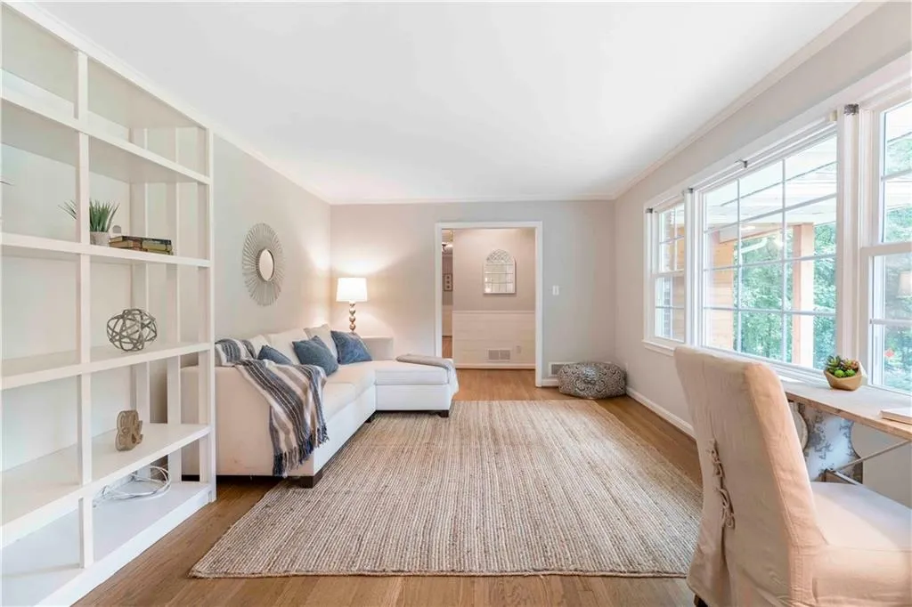 100 Wyndham Drive, Atlanta, Georgia 30328, 4 Bedrooms Bedrooms, ,2 BathroomsBathrooms,Residential,Sold,100 Wyndham Drive,6912619