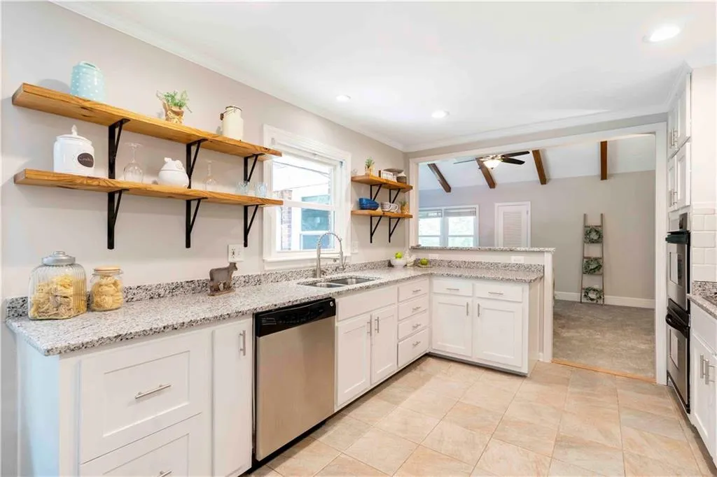 100 Wyndham Drive, Atlanta, Georgia 30328, 4 Bedrooms Bedrooms, ,2 BathroomsBathrooms,Residential,Sold,100 Wyndham Drive,6912619