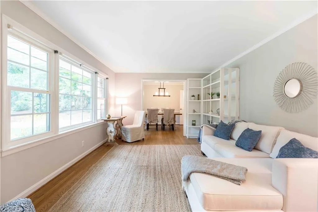 100 Wyndham Drive, Atlanta, Georgia 30328, 4 Bedrooms Bedrooms, ,2 BathroomsBathrooms,Residential,Sold,100 Wyndham Drive,6912619