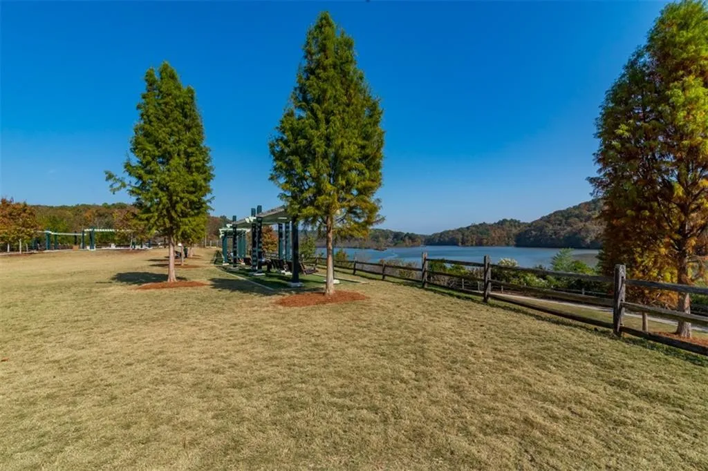 100 Wyndham Drive, Atlanta, Georgia 30328, 4 Bedrooms Bedrooms, ,2 BathroomsBathrooms,Residential,Sold,100 Wyndham Drive,6912619