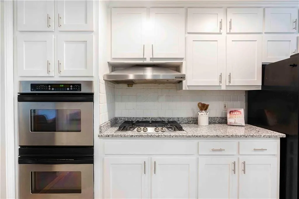 100 Wyndham Drive, Atlanta, Georgia 30328, 4 Bedrooms Bedrooms, ,2 BathroomsBathrooms,Residential,Sold,100 Wyndham Drive,6912619