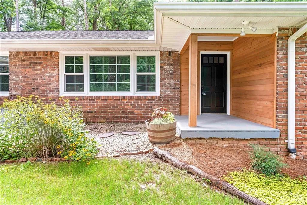 100 Wyndham Drive, Atlanta, Georgia 30328, 4 Bedrooms Bedrooms, ,2 BathroomsBathrooms,Residential,Sold,100 Wyndham Drive,6912619