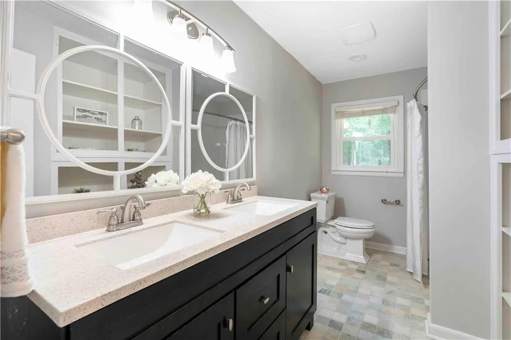 100 Wyndham Drive, Atlanta, Georgia 30328, 4 Bedrooms Bedrooms, ,2 BathroomsBathrooms,Residential,Sold,100 Wyndham Drive,6912619