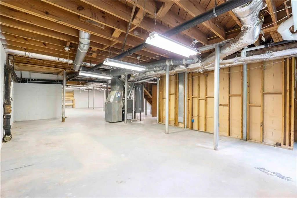 100 Wyndham Drive, Atlanta, Georgia 30328, 4 Bedrooms Bedrooms, ,2 BathroomsBathrooms,Residential,Sold,100 Wyndham Drive,6912619