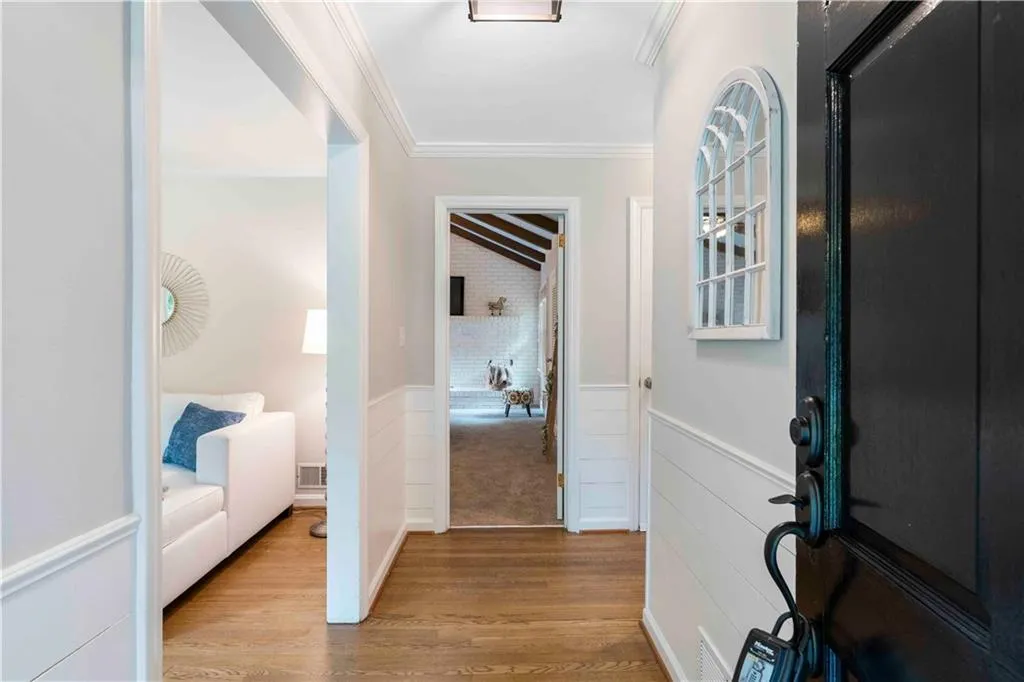 100 Wyndham Drive, Atlanta, Georgia 30328, 4 Bedrooms Bedrooms, ,2 BathroomsBathrooms,Residential,Sold,100 Wyndham Drive,6912619