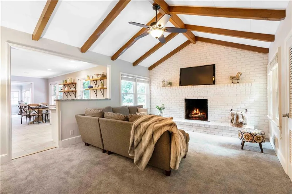 100 Wyndham Drive, Atlanta, Georgia 30328, 4 Bedrooms Bedrooms, ,2 BathroomsBathrooms,Residential,Sold,100 Wyndham Drive,6912619