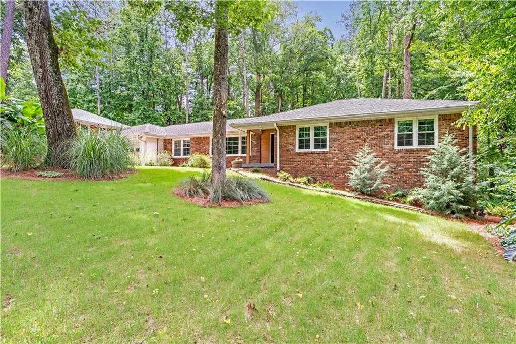 100 Wyndham Drive, Atlanta, Georgia 30328, 4 Bedrooms Bedrooms, ,2 BathroomsBathrooms,Residential,Sold,100 Wyndham Drive,6912619