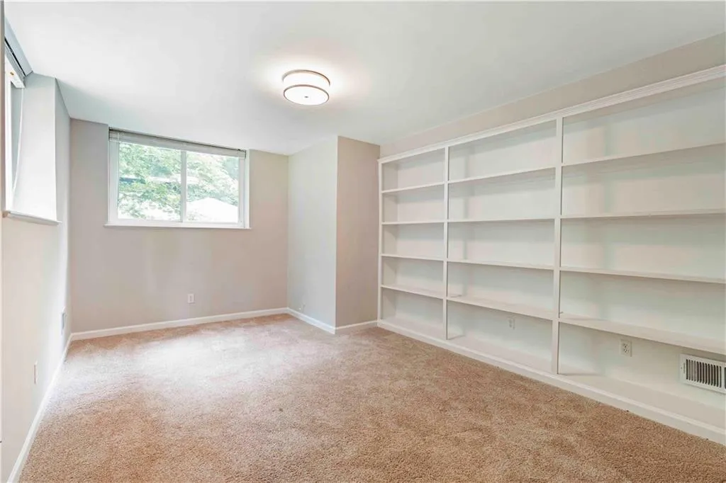 100 Wyndham Drive, Atlanta, Georgia 30328, 4 Bedrooms Bedrooms, ,2 BathroomsBathrooms,Residential,Sold,100 Wyndham Drive,6912619