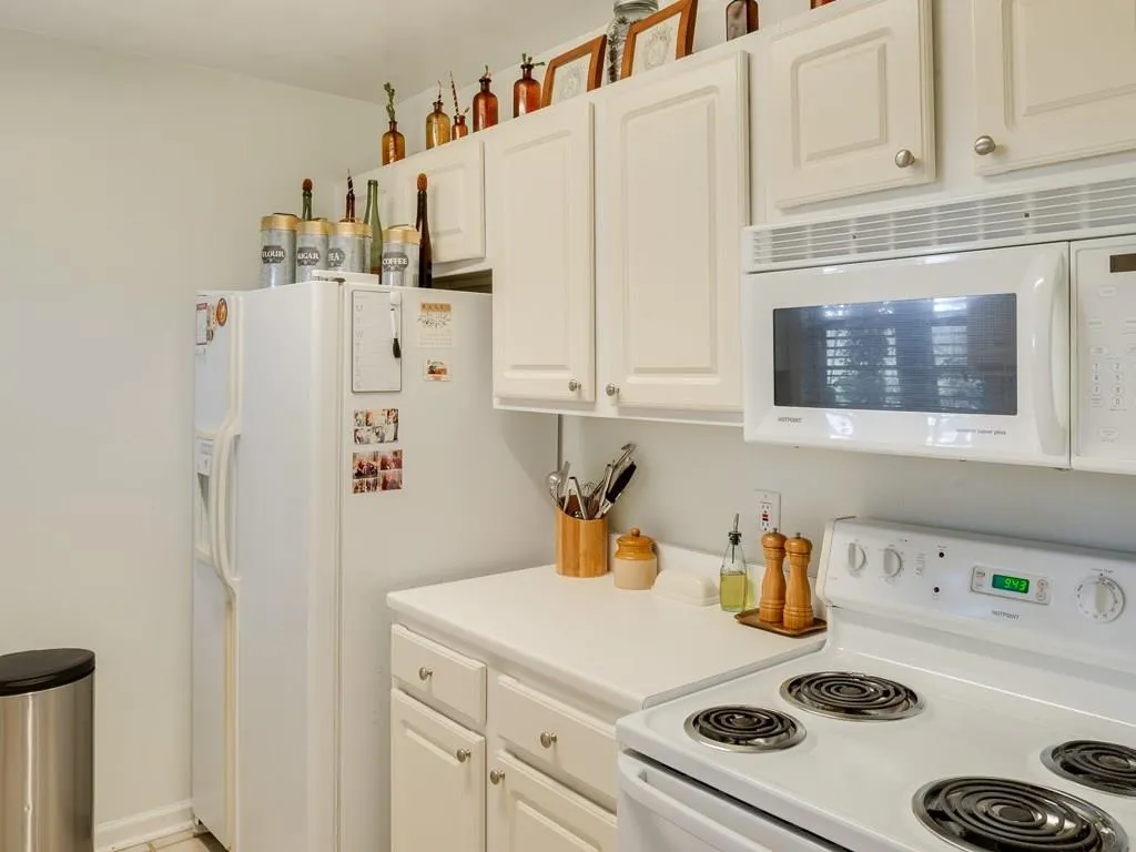1205 Brighton Point, Sandy Springs, Georgia 30328, 2 Bedrooms Bedrooms, ,2 BathroomsBathrooms,Residential,Sold,1205 Brighton Point,5770840