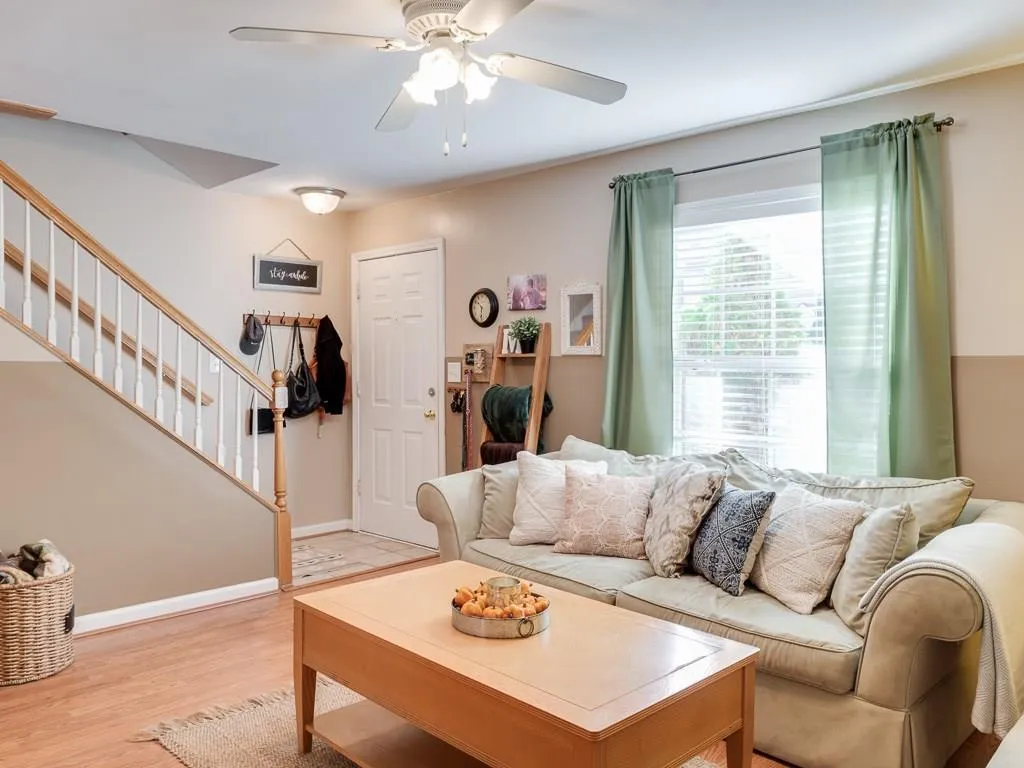 1205 Brighton Point, Sandy Springs, Georgia 30328, 2 Bedrooms Bedrooms, ,2 BathroomsBathrooms,Residential,Sold,1205 Brighton Point,5770840