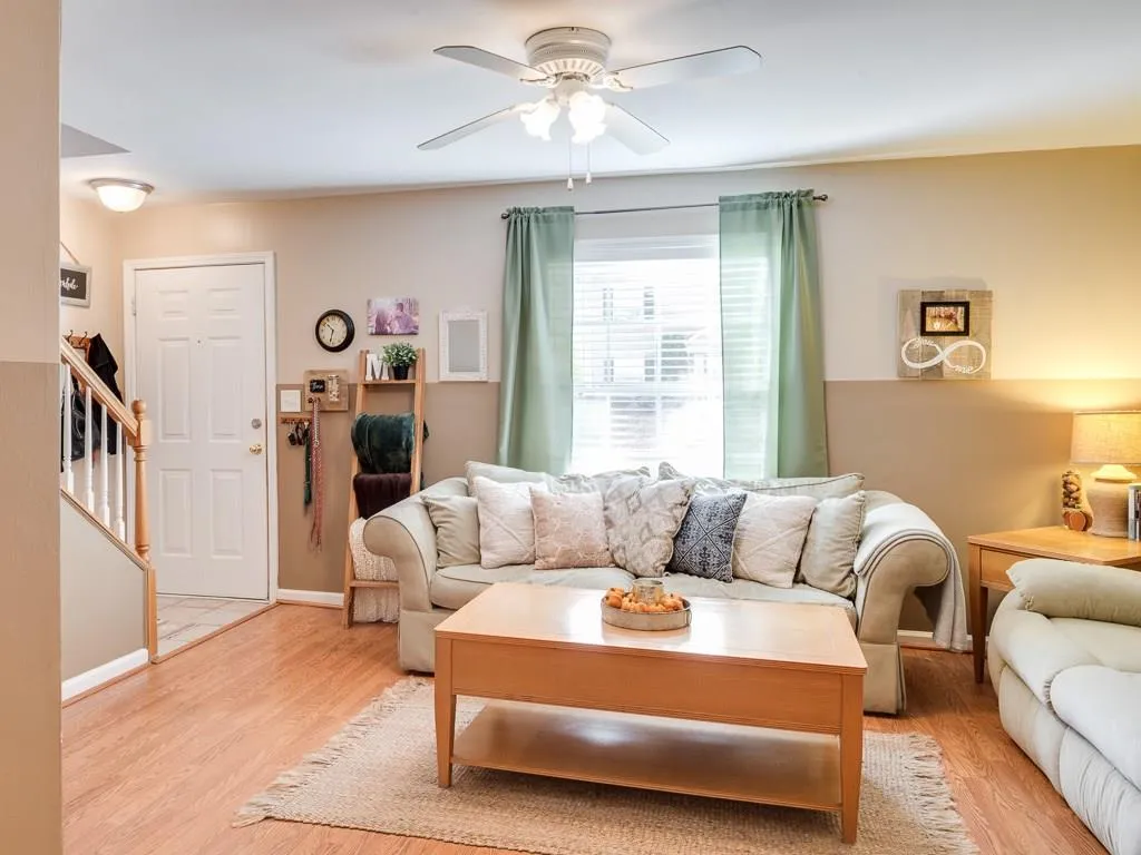 1205 Brighton Point, Sandy Springs, Georgia 30328, 2 Bedrooms Bedrooms, ,2 BathroomsBathrooms,Residential,Sold,1205 Brighton Point,5770840