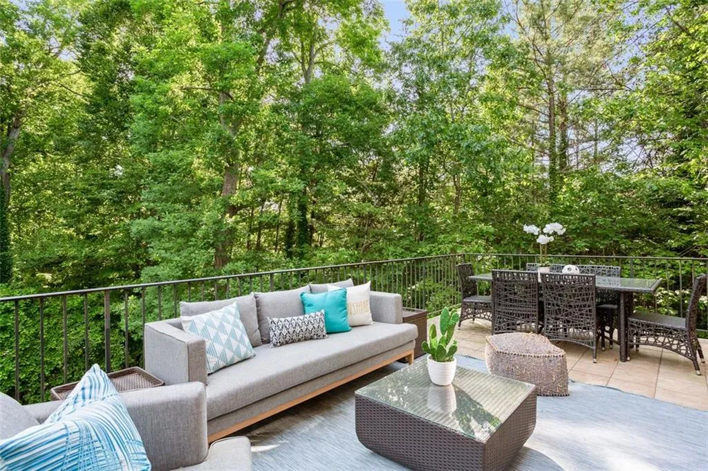 5153 Northland Drive, Atlanta, Georgia 30342, 5 Bedrooms Bedrooms, ,5 BathroomsBathrooms,Residential,Sold,5153 Northland Drive,6937283