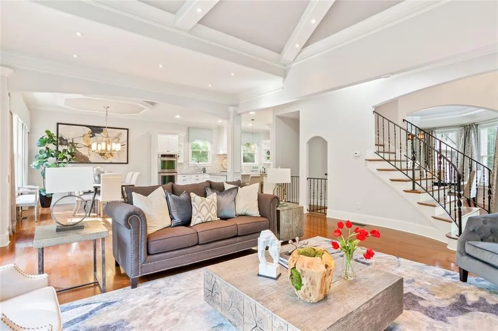 5153 Northland Drive, Atlanta, Georgia 30342, 5 Bedrooms Bedrooms, ,5 BathroomsBathrooms,Residential,Sold,5153 Northland Drive,6937283