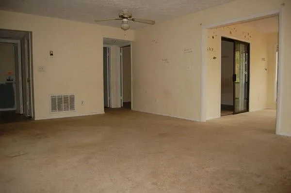 9400 Roberts Drive Unit 2c, Atlanta, Georgia 30350, 1 Bedroom Bedrooms, ,1 BathroomBathrooms,Residential,Sold,9400 Roberts Drive Unit 2c,5794383