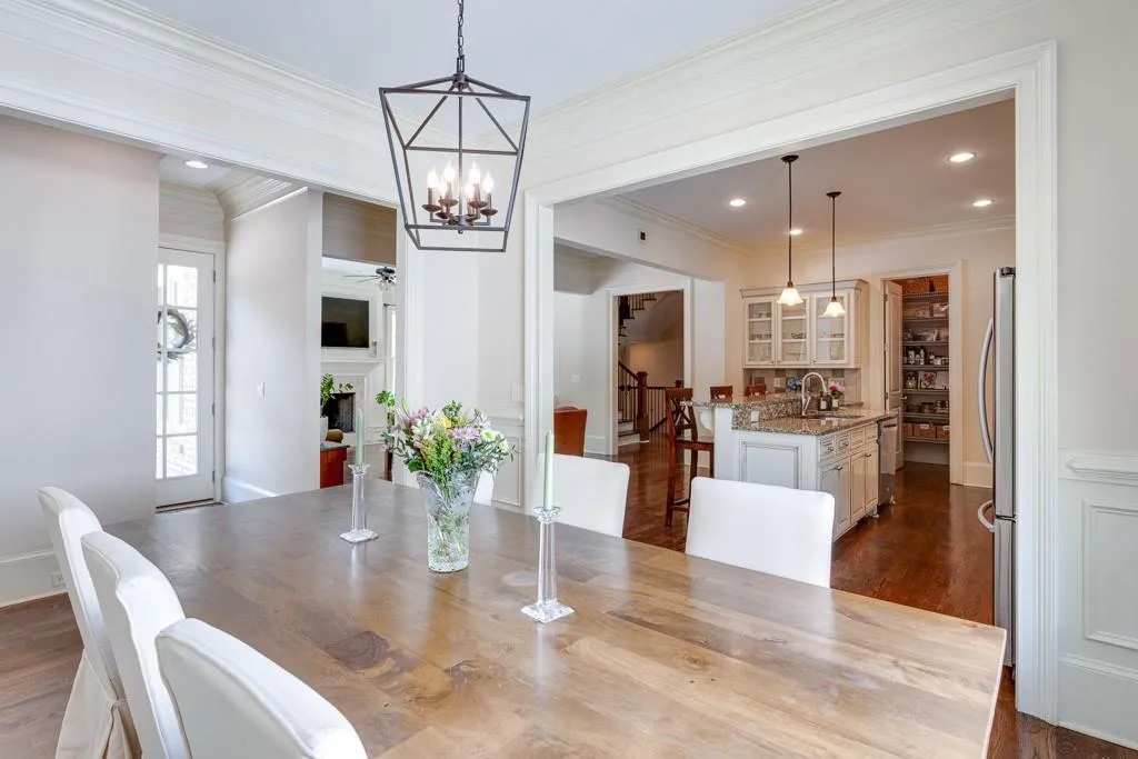 86 W Belle Isle Road, Atlanta, Georgia 30342, 4 Bedrooms Bedrooms, ,4 BathroomsBathrooms,Residential,Sold,86 W Belle Isle Road,6916324