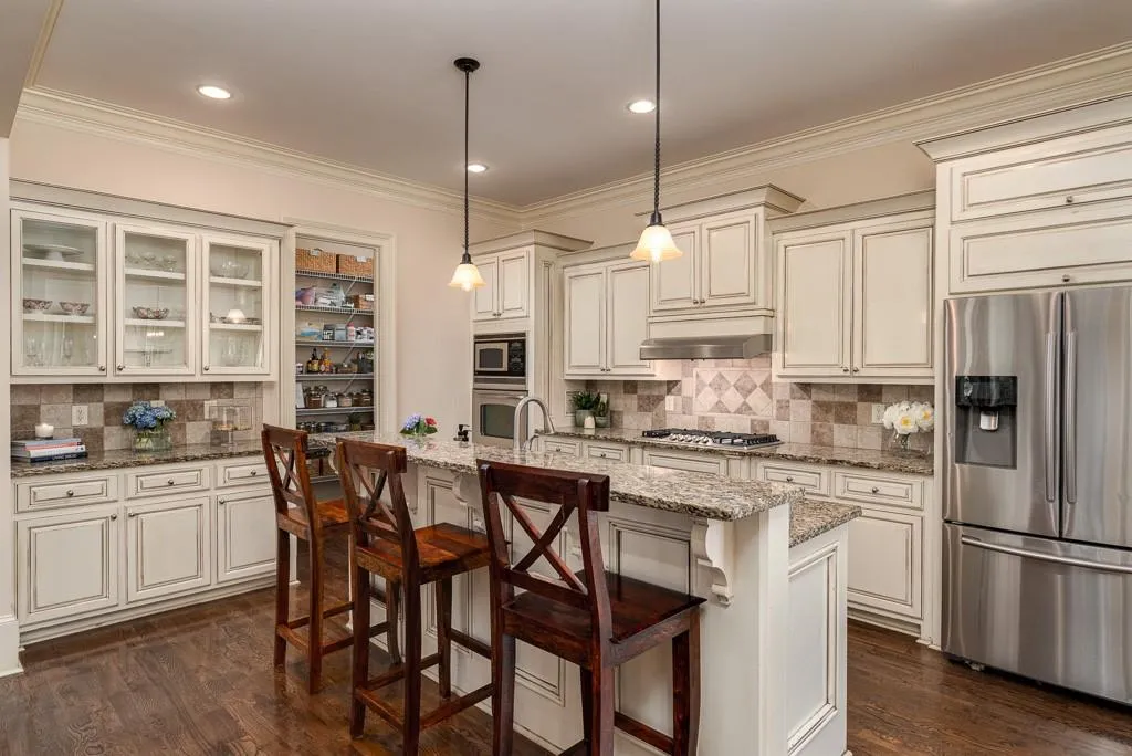 86 W Belle Isle Road, Atlanta, Georgia 30342, 4 Bedrooms Bedrooms, ,4 BathroomsBathrooms,Residential,Sold,86 W Belle Isle Road,6916324