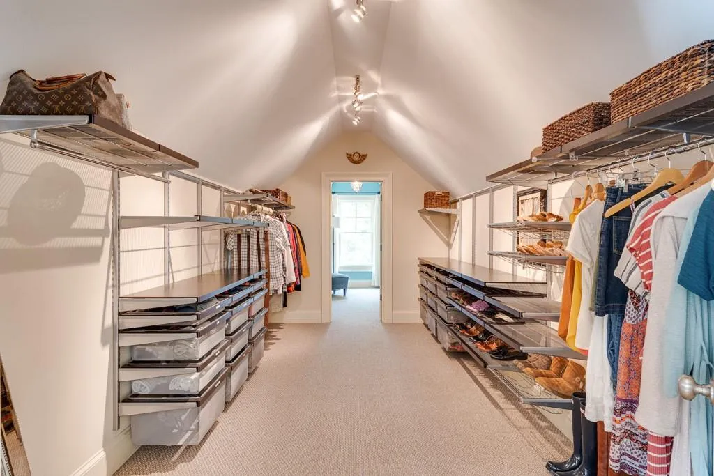 86 W Belle Isle Road, Atlanta, Georgia 30342, 4 Bedrooms Bedrooms, ,4 BathroomsBathrooms,Residential,Sold,86 W Belle Isle Road,6916324