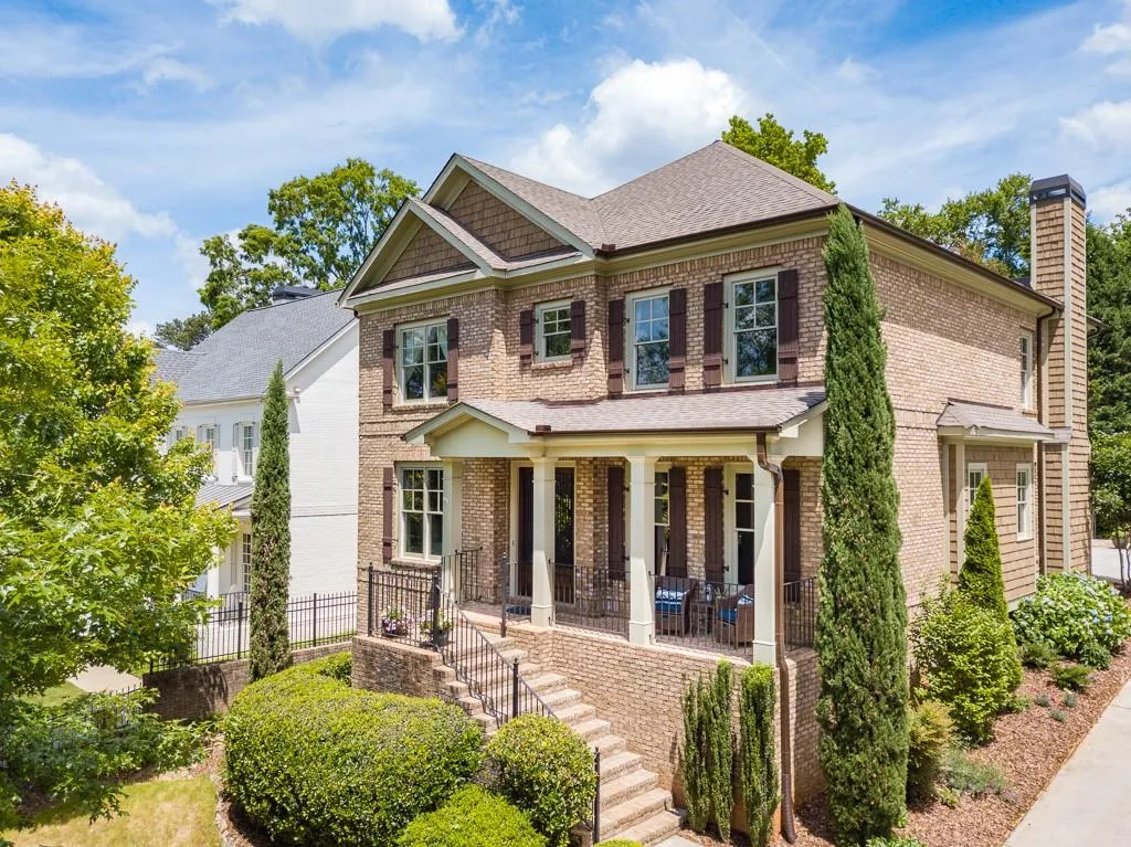 86 W Belle Isle Road, Atlanta, Georgia 30342, 4 Bedrooms Bedrooms, ,4 BathroomsBathrooms,Residential,Sold,86 W Belle Isle Road,6916324
