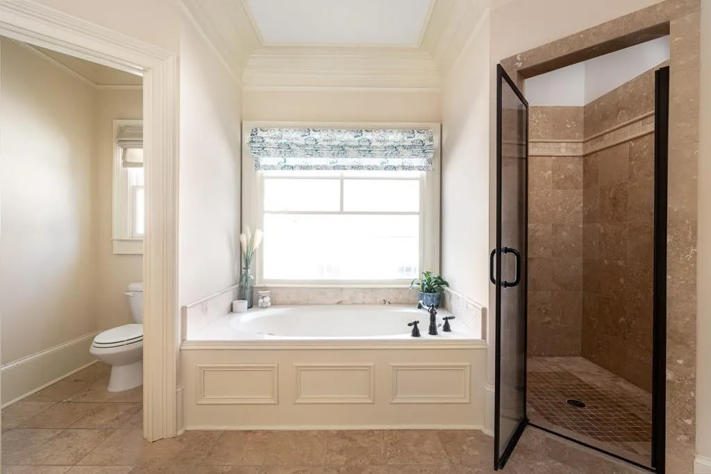 86 W Belle Isle Road, Atlanta, Georgia 30342, 4 Bedrooms Bedrooms, ,4 BathroomsBathrooms,Residential,Sold,86 W Belle Isle Road,6916324