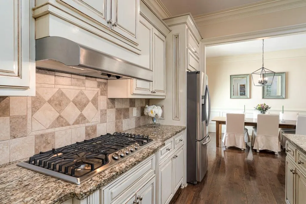 86 W Belle Isle Road, Atlanta, Georgia 30342, 4 Bedrooms Bedrooms, ,4 BathroomsBathrooms,Residential,Sold,86 W Belle Isle Road,6916324