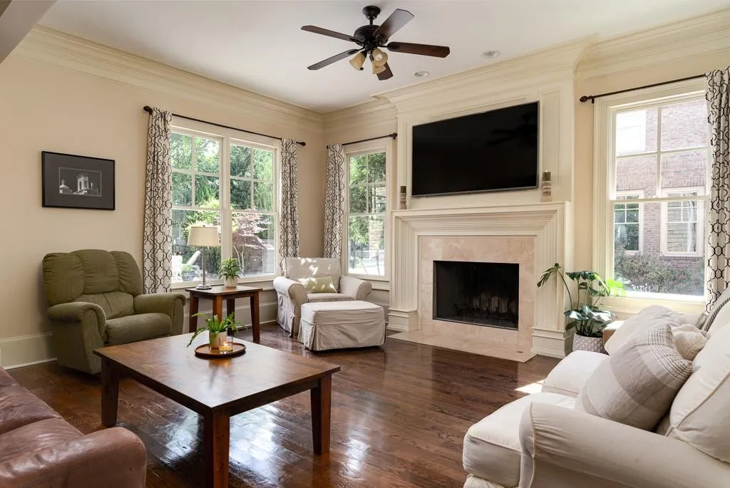 86 W Belle Isle Road, Atlanta, Georgia 30342, 4 Bedrooms Bedrooms, ,4 BathroomsBathrooms,Residential,Sold,86 W Belle Isle Road,6916324